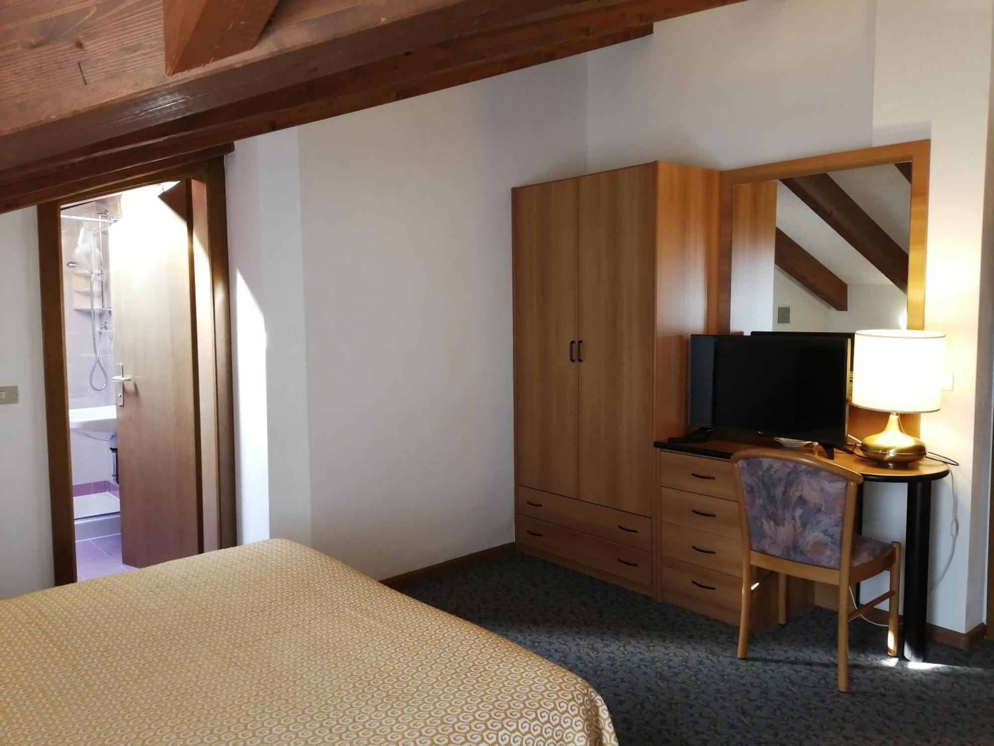 Albergo Stella Alpina Molveno Exterior photo